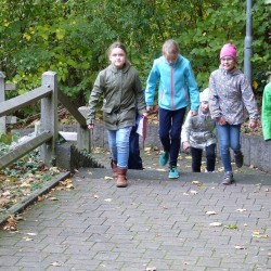 outdoor-teamspiele_kindergeburtstag-schnitzeljagt_10