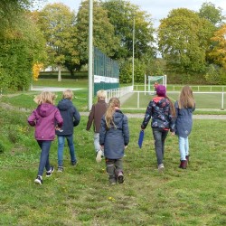 outdoor-teamspiele_kindergeburtstag-schnitzeljagt_09