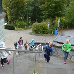 outdoor-teamspiele_kindergeburtstag-schnitzeljagt_13