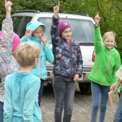 outdoor-teamspiele_kindergeburtstag-schnitzeljagt_18