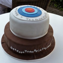 outdoor-teamspiele-galerie-dienst-torte-02